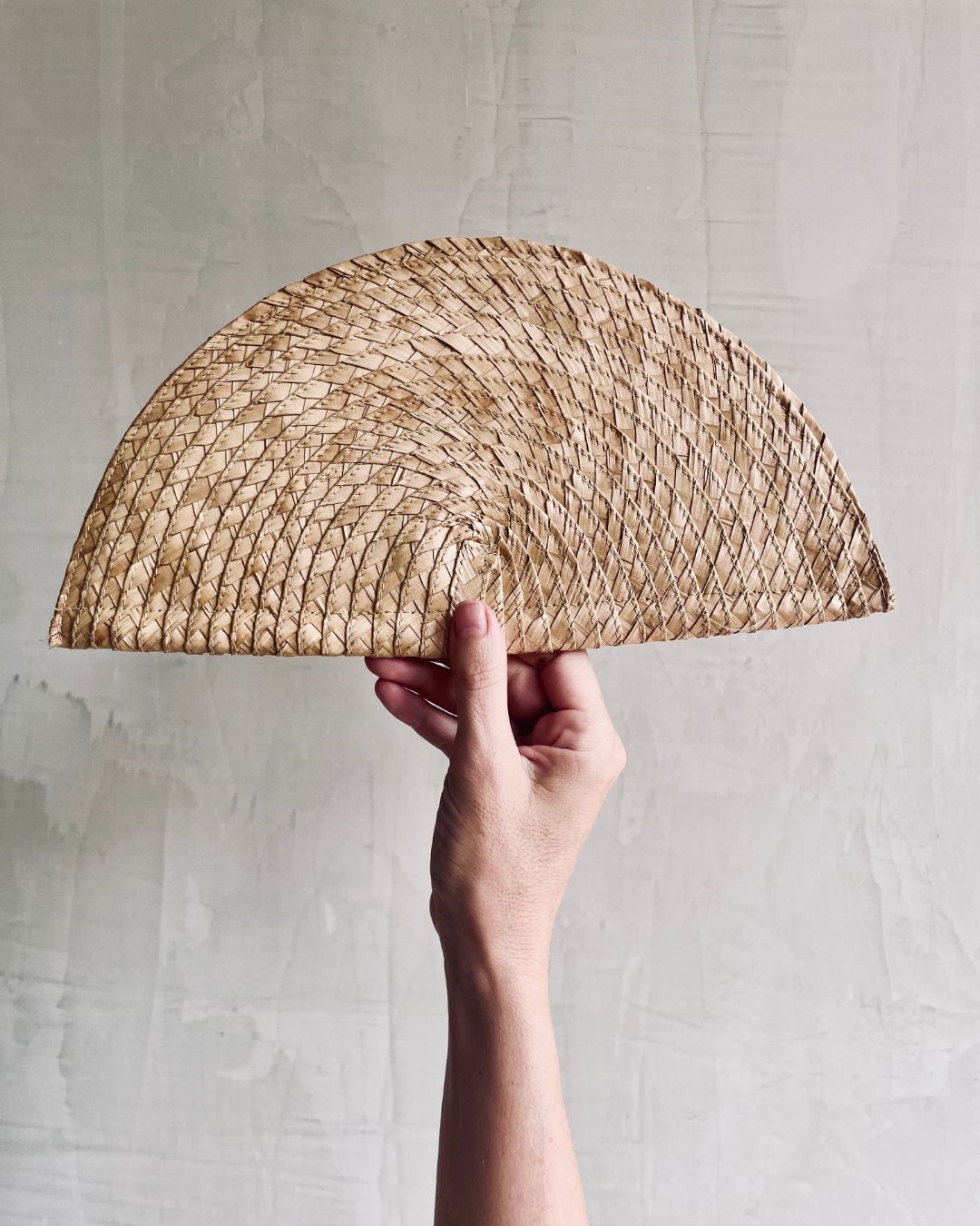 Abanico de Fibra Natural – Artesanía Tradicional