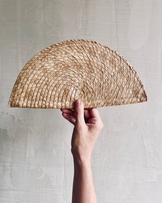 Abanico de Fibra Natural – Artesanía Tradicional